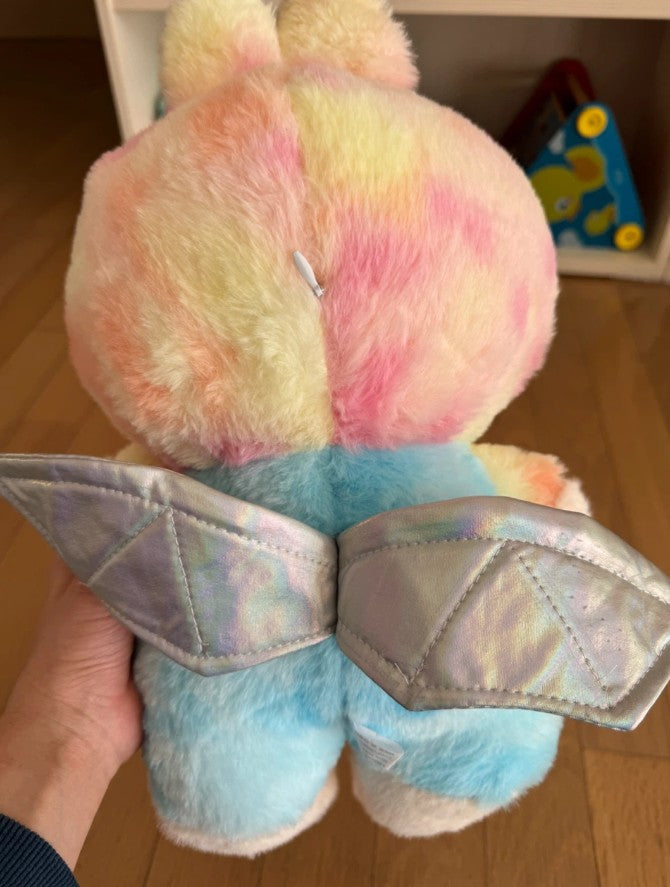 PELUCHE LABUBU GÉANT AVEC DES AÎLES (18"/45 CM) (LAFUFU, LABOUBOU)
