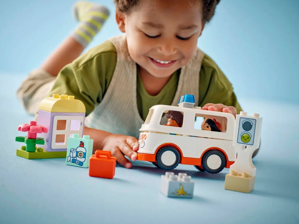 LEGO DUPLO - L'AMBULANCE ET LE CHAUFFEUR #10447