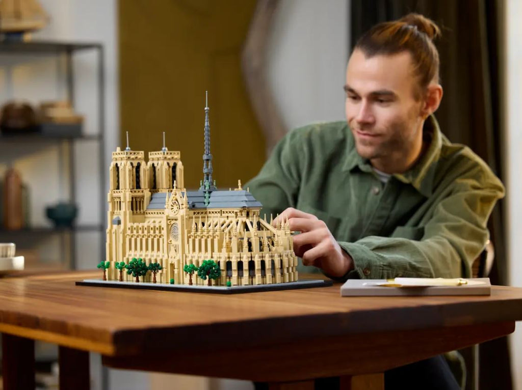 LEGO ARCHITECTURE - NOTRE-DAME DE PARIS #21061