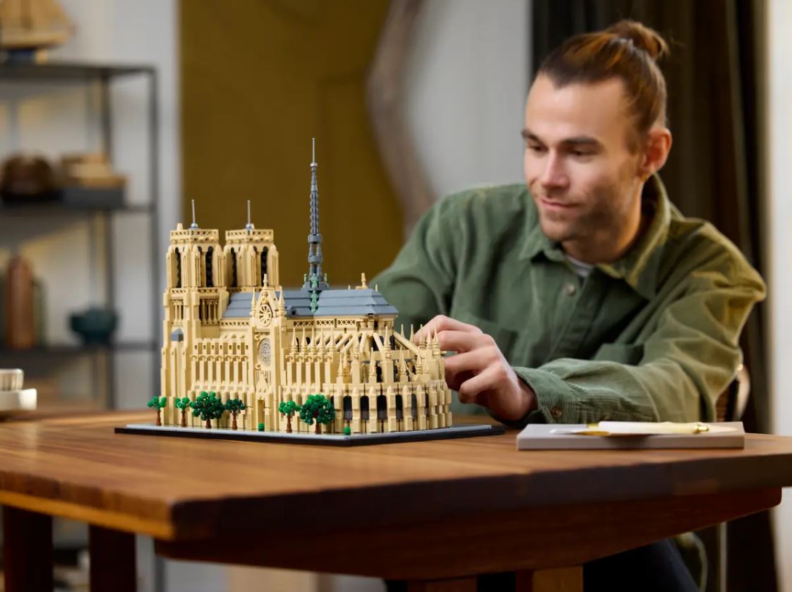 LEGO ARCHITECTURE - NOTRE-DAME DE PARIS #21061
