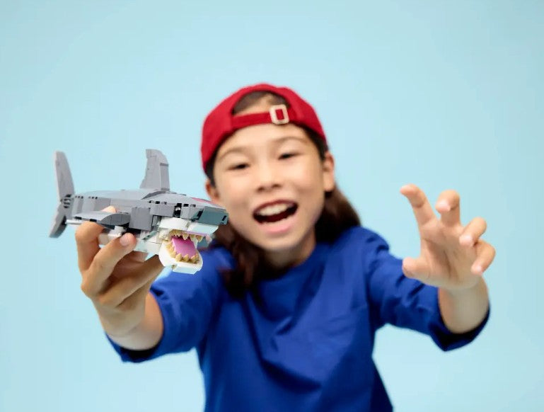 LEGO CREATOR - LE REQUIN FÉROCE ET LE COFFRE AU TRÉSOR #31381