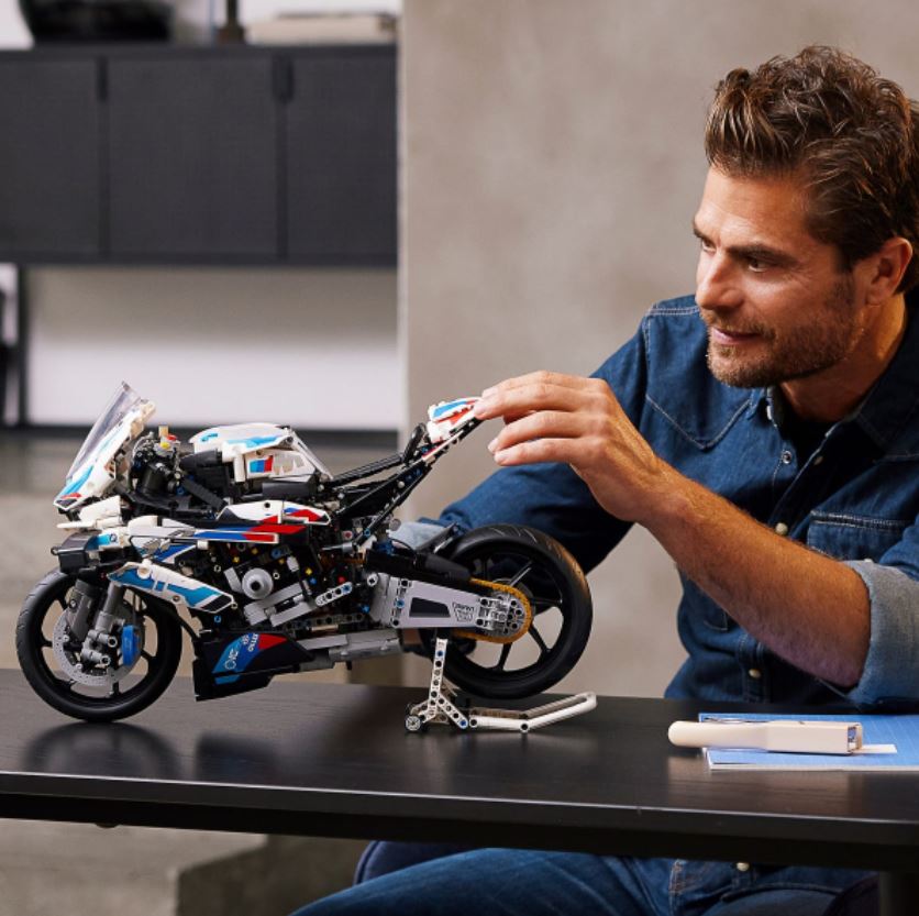LEGO TECHNIC - MOTO BMW M 1000 RR #42130