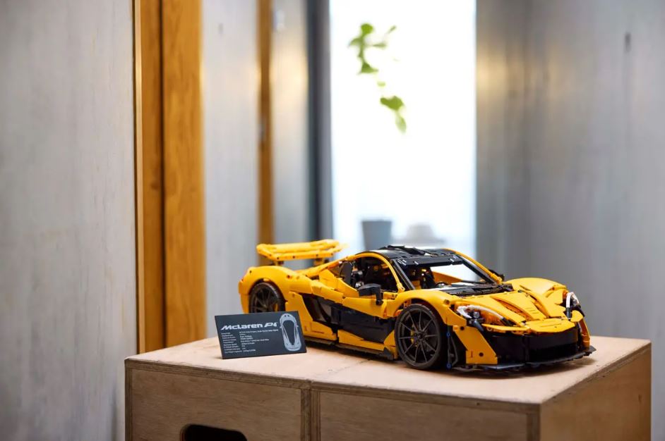 LEGO TECHNIC - MCLAREN P1 #42172