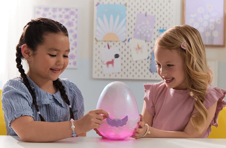 HATCHIMALS ALIVE - ÉCLOSION MYSTÈRE PUFFICORN, ASSORTIMENT - SONS ET LUMIÈRES ASST