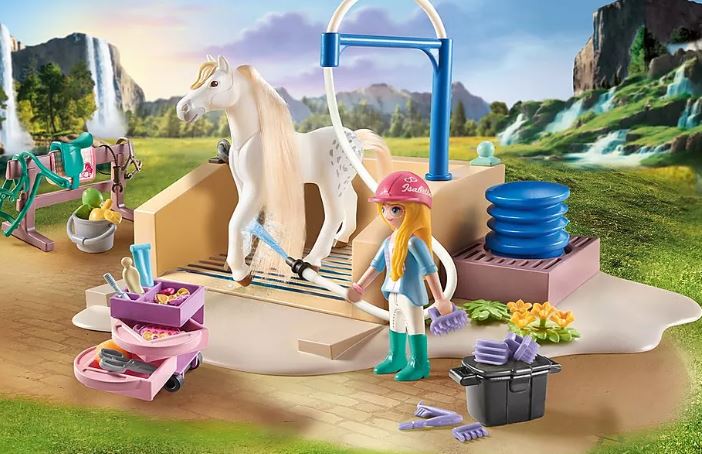 PLAYMOBIL HORSES OF WATERFALL - ISABELLA AND LIONESS WITH HORSE WASH STATION #71354
