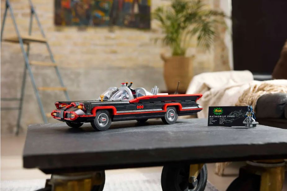 LEGO BATMAN - LA BATMOBIL DE LA SÉRIE TÉLÉ CLASSIQUE #76328