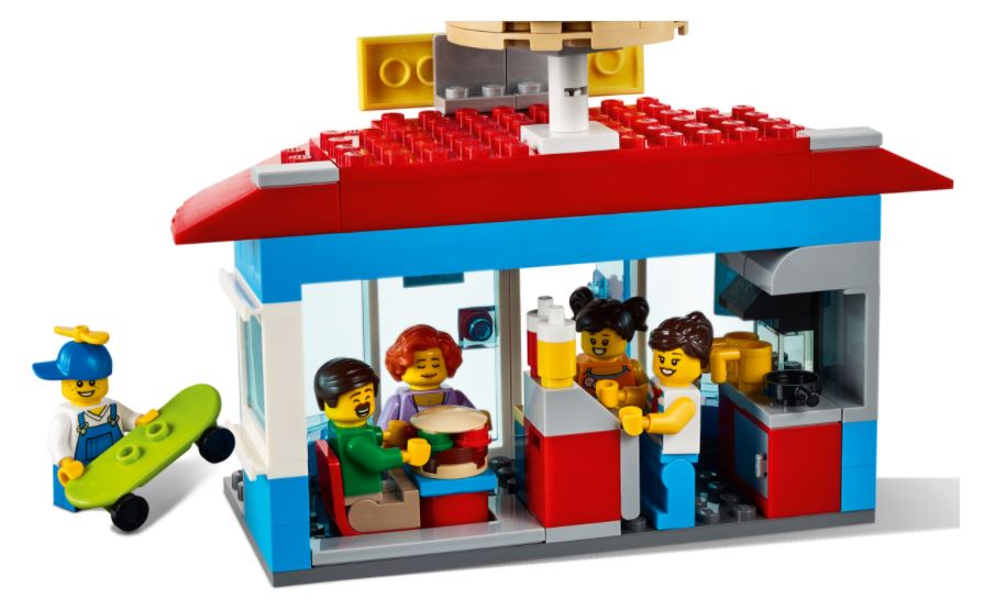 LEGO CITY - LA PLACE DU CENTRE-VILLE # 60271