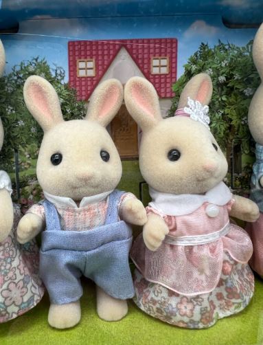 CALICO CRITTERS - FAMILLE DE LAPINS AU LAIT