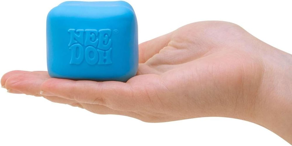 BALLE CUBE NEEDOH ANTI-STRESS - CHANGEMENT DE COULEUR 2,3" ASST