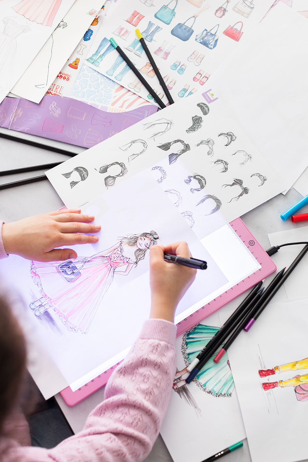 ARTISSIMO - ATELIER STYLISME AVEC TABLETTE LUMINEUSE DEL