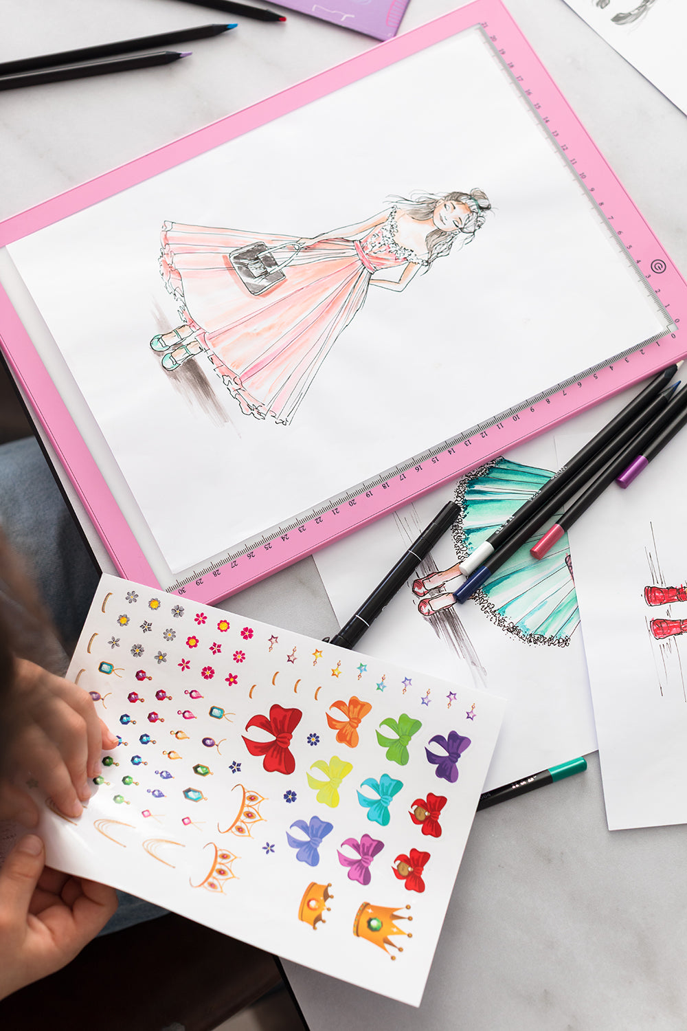 ARTISSIMO - ATELIER STYLISME AVEC TABLETTE LUMINEUSE DEL
