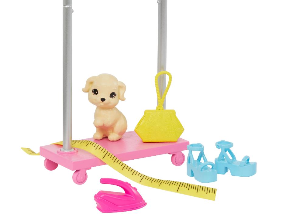 BARBIE - BROOKLYN - COFFRET DE JEU - POUPÉE COIFFEUSE ET 14 ACCESSOIRES