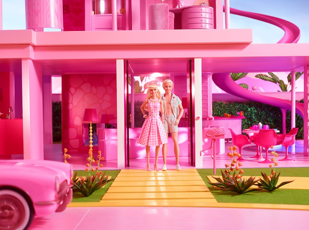 BARBIE LE FILM - POUPÉE BARBIE EN TENUE ICONIQUE