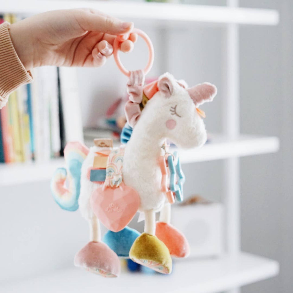 PELUCHE D'ACTIVITÉS LICORNE ITZY FRIENDS AVEC ANNEAU DE DENTITION