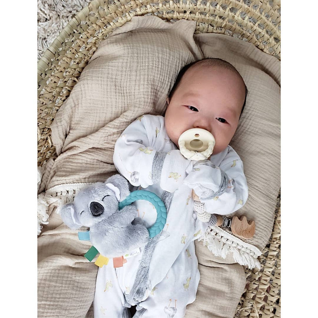 HOCHET EN PELUCHE AVEC ANNEAU DE DENTITION - KOALA - ITZY RITZY