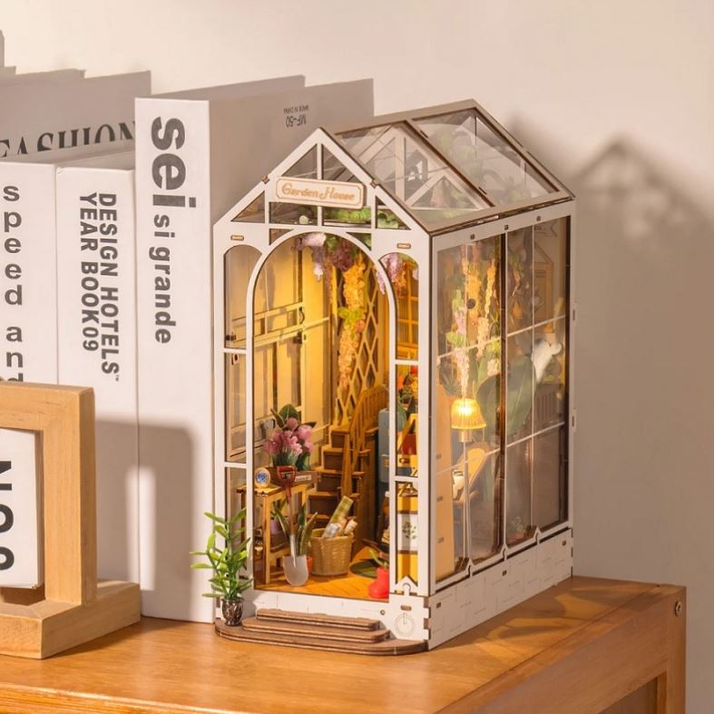 BOOK NOOK DIY - HOUSE OF FLOWERS (BOOK CORNER SHELF INSERTION)
