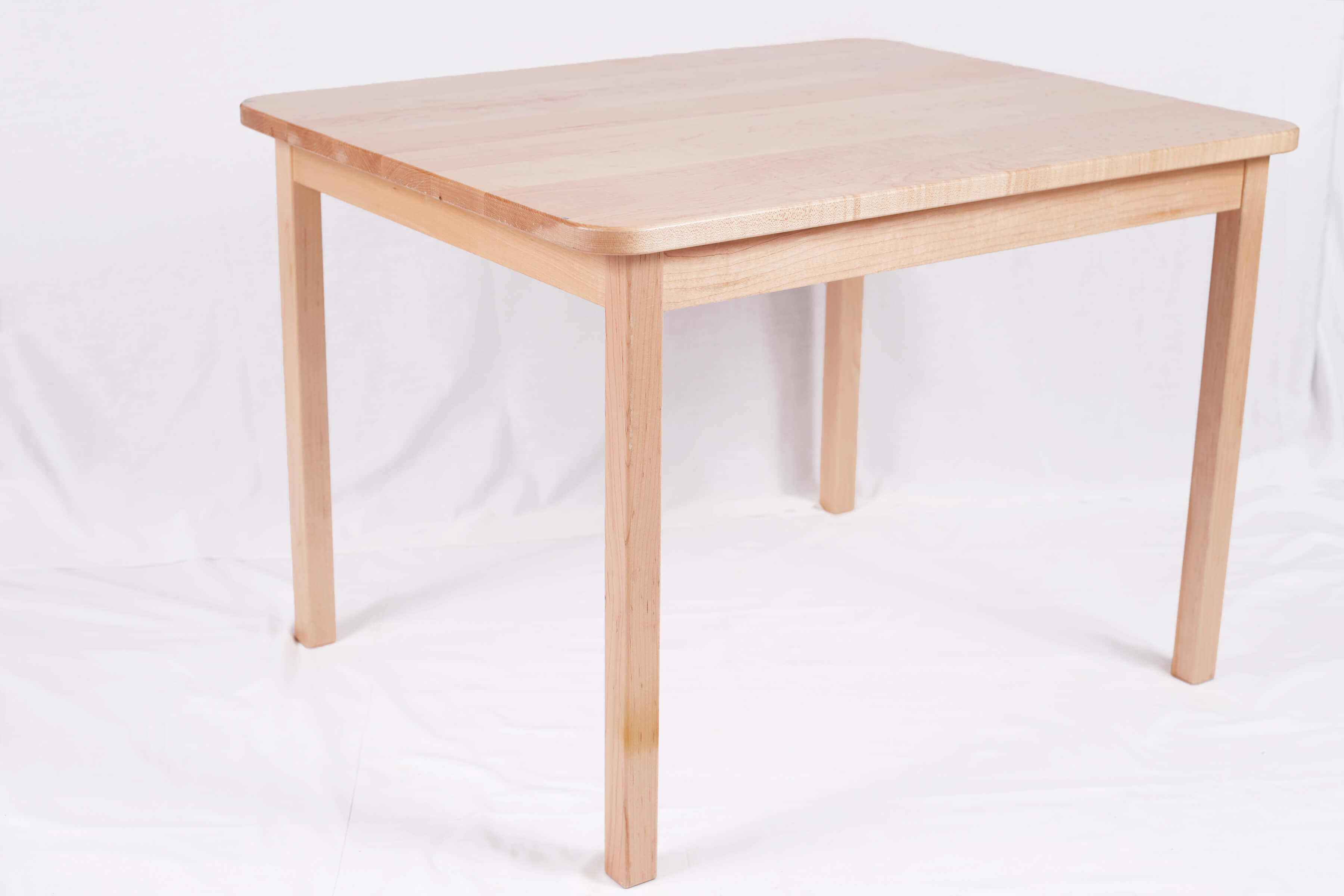 TABLE EN BOIS NATUREL