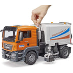 BRUDER - MAN CAMION NETTOYEUR DE RUE