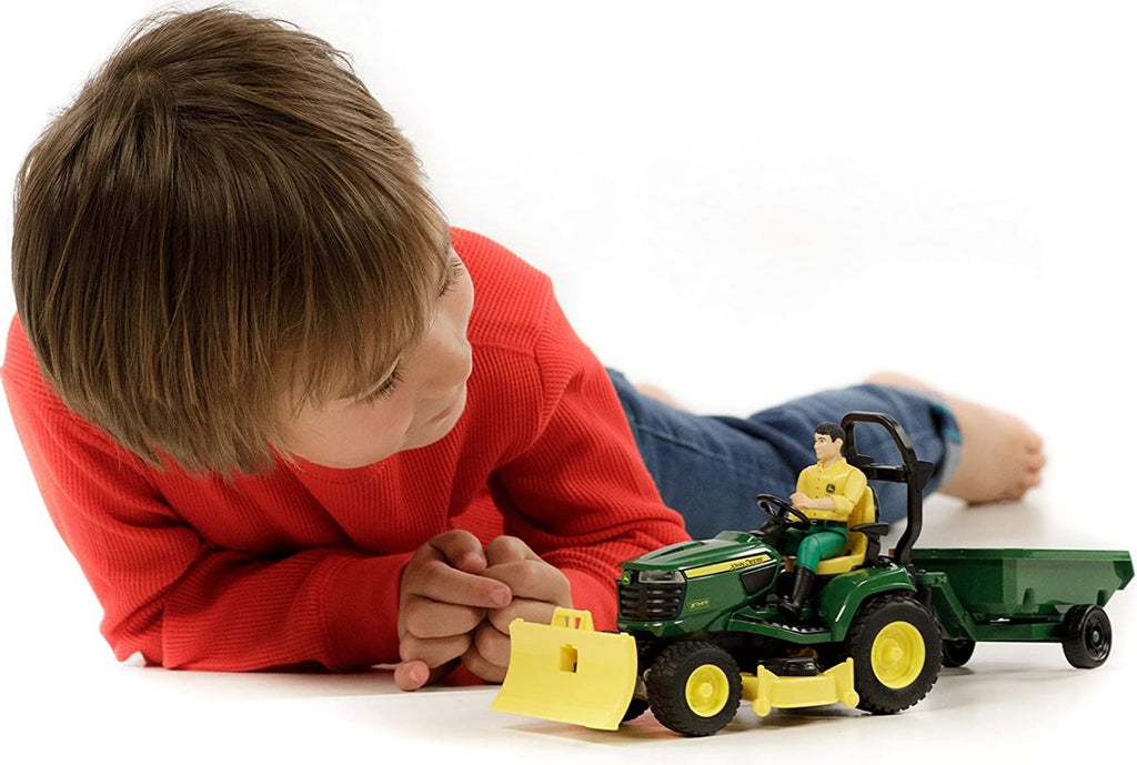 BRUDER - TRACTEUR TONDEUSE JOHN DEERE AVEC REMORQUE ET FIGURINE #09824