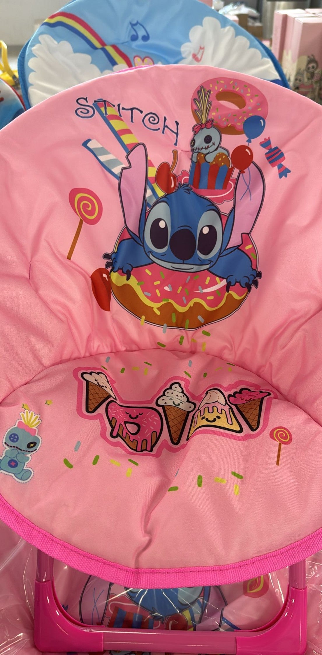 CHAISE RONDE PLIABLE POUR ENFANTS - STITCH AVEC BONBONS