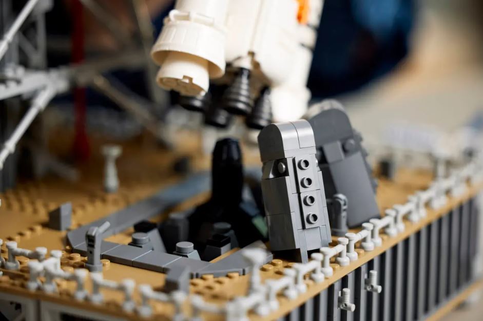LEGO ICONS - NASA ARTEMIS SPACE LAUNCH SYSTEM #10341