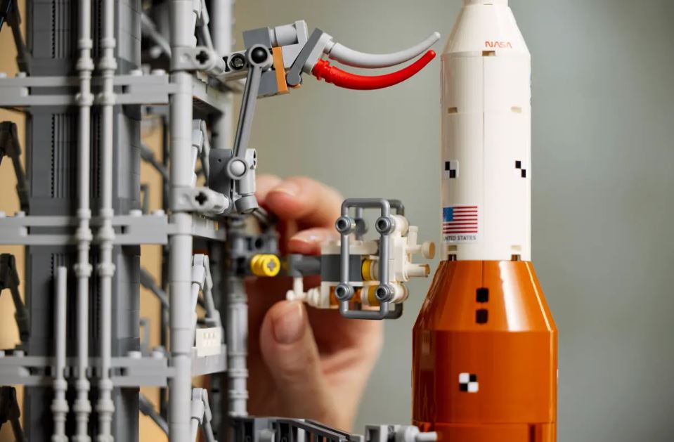 LEGO ICONS - NASA ARTEMIS SPACE LAUNCH SYSTEM #10341