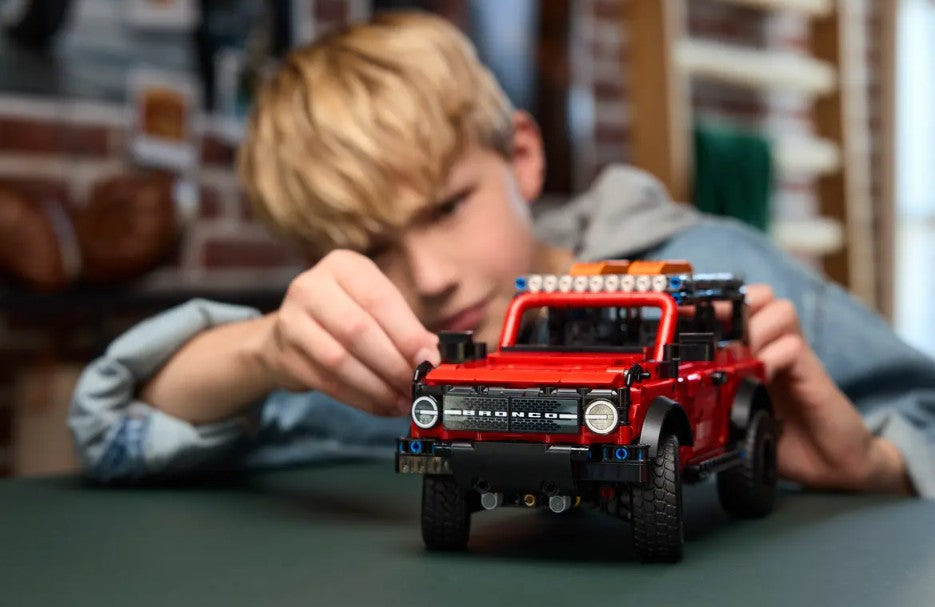 LEGO TECHNIC - THE FORD BRONCO SUV #42213