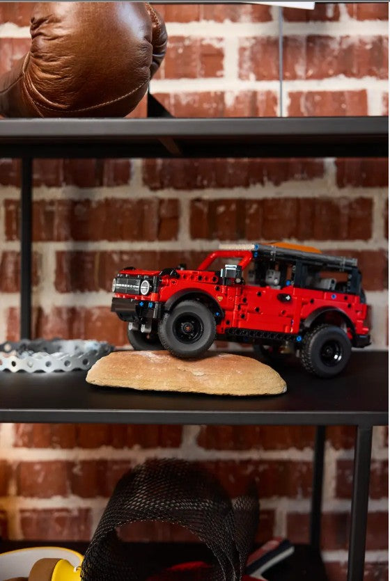 LEGO TECHNIC - THE FORD BRONCO SUV #42213