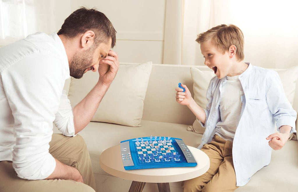 LEXIBOOK - JEU D'ÉCHECS ÉLECTRONIQUE AVEC SONS ET LUMIÈRES - VERSION MULTILINGUE