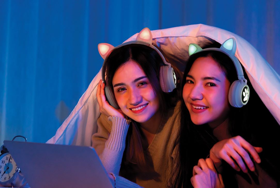 LEXIBOOK - CASQUE SANS FIL RECHARGEABLE LUMINEUX - OREILLES DE CHAT
