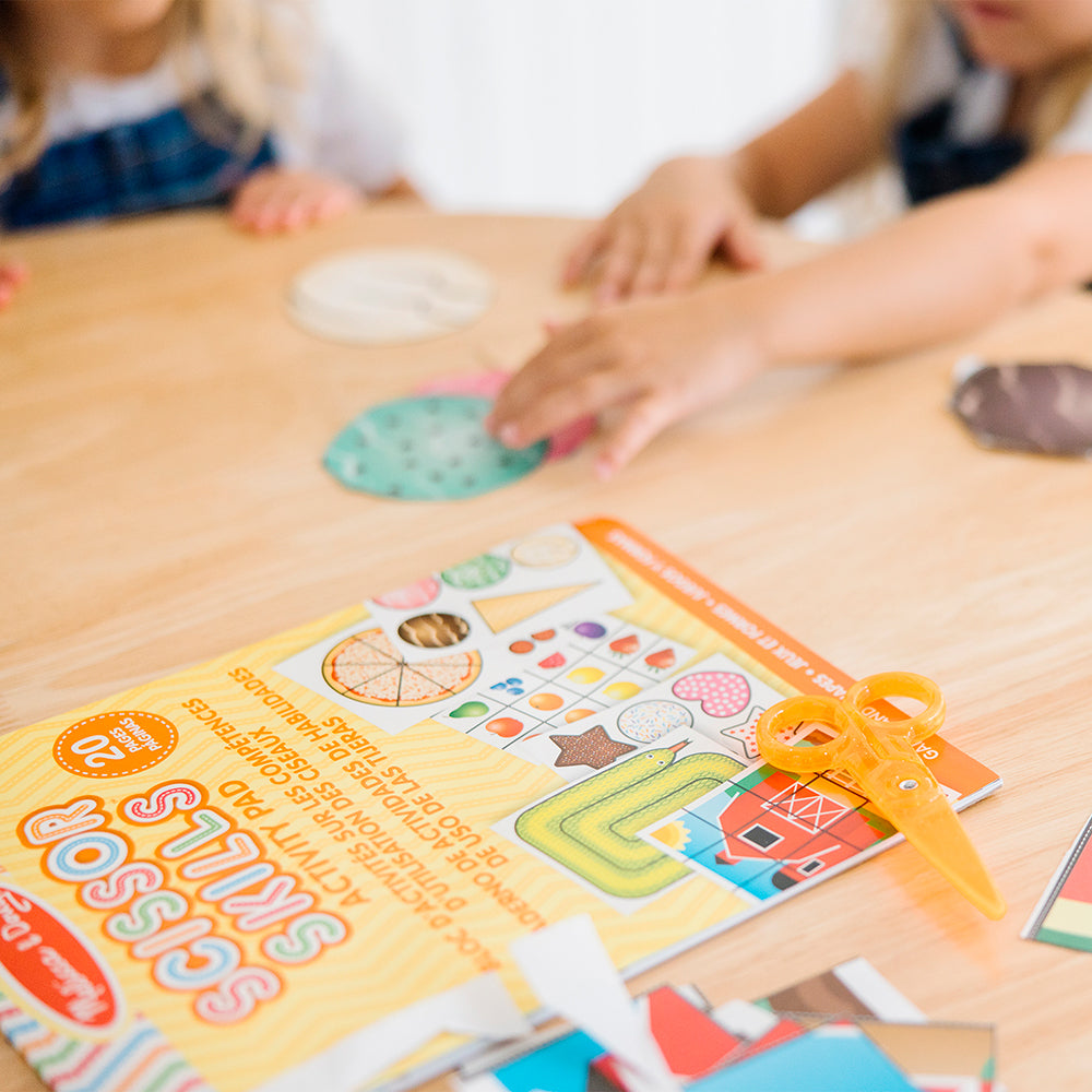 MELISSA AND DOUG - SCISSOR SKILLS ACTIVITY PAD