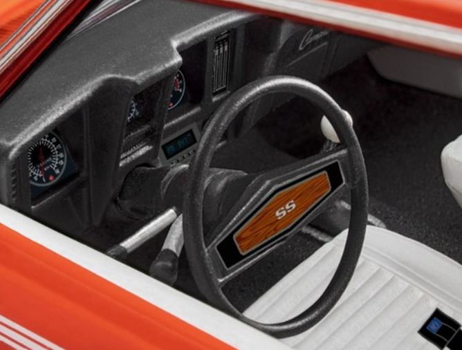 GLUE TOGETHER MODEL - 69 CAMARO SS 1/25 LEVEL 4