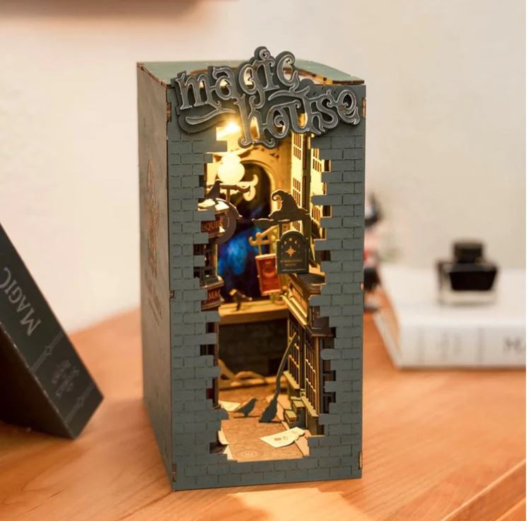 BOOK NOOK BRICOLAGE DIY - MAISON MAGIQUE (INSERTION D'ÉTAGÈRE DE COIN DE LIVRE)