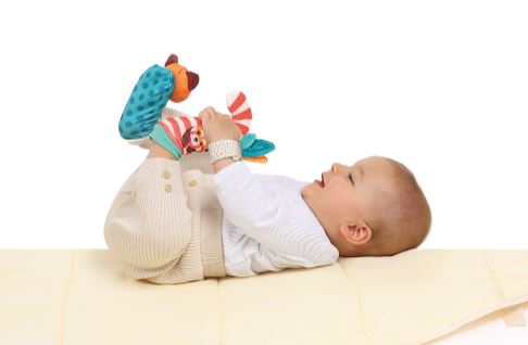 bébé - hochet pied-main - speelgoed - Montessori - astuce cadeau - cadeau  de maternité