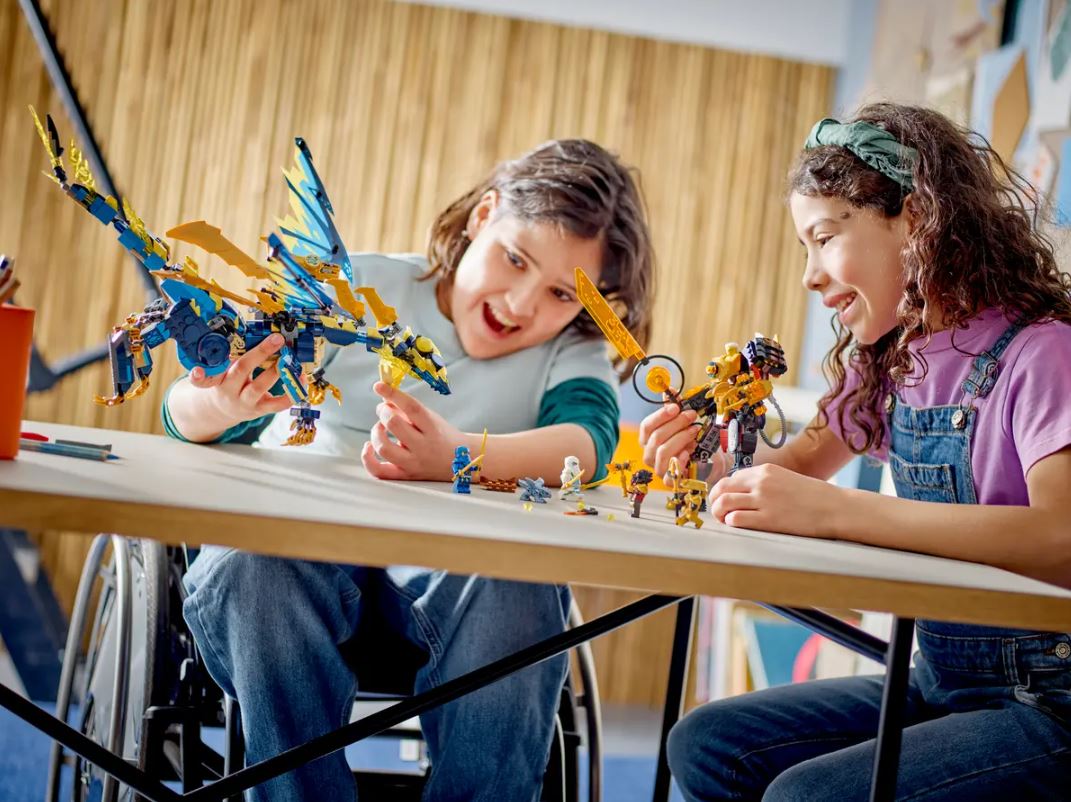 LEGO NINJAGO Le Dragon Élémentaire contre le Robot de l