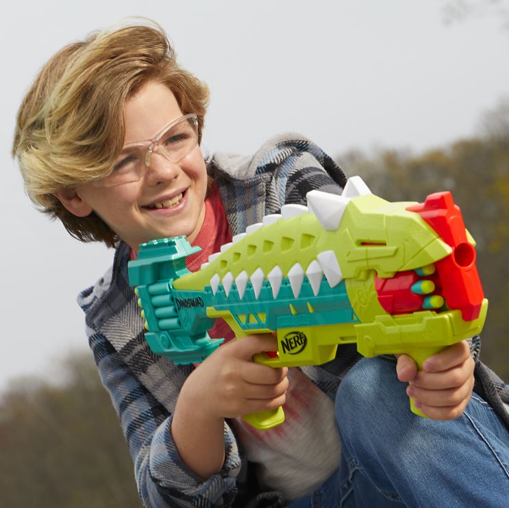 Nerf DinoSquad Armorstrike blaster a fléchettes, barillet rotatif 8